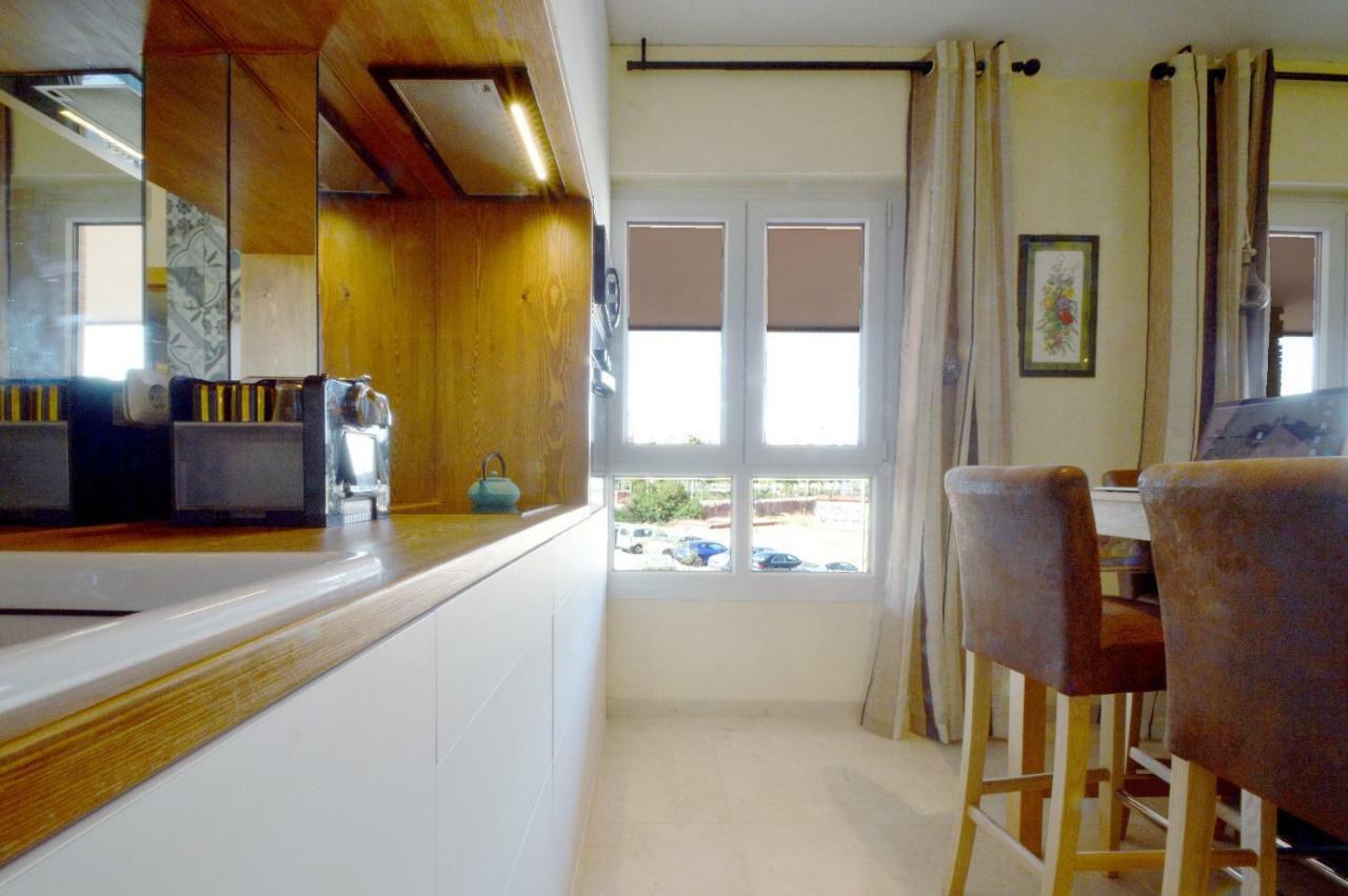 Moderno Apartamento Frente A La Playa Y El Centro Almería Exterior photo