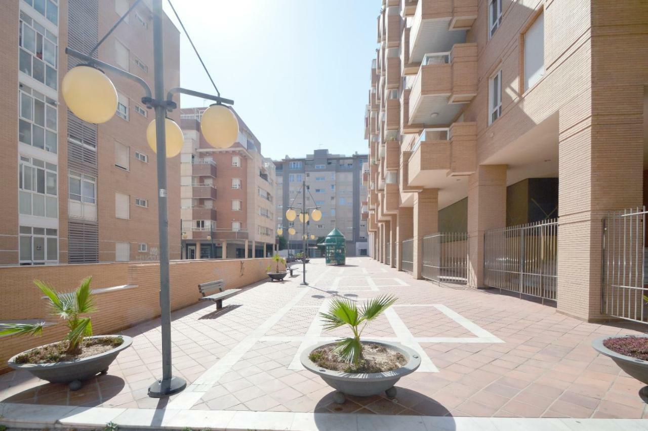 Moderno Apartamento Frente A La Playa Y El Centro Almería Exterior photo