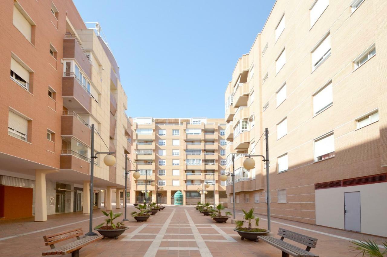 Moderno Apartamento Frente A La Playa Y El Centro Almería Exterior photo